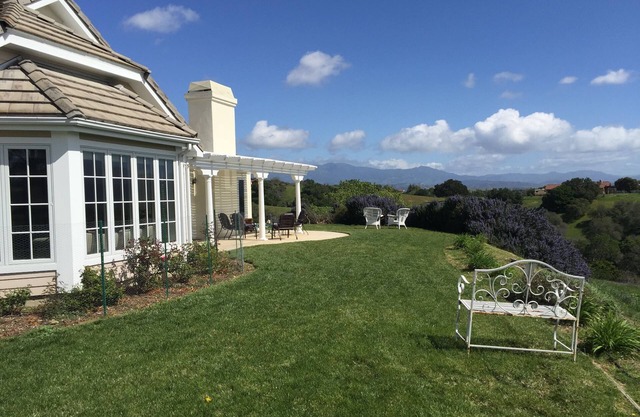 Lavender Hill Ranch Santa Ynez: 7 Acre Estate Epic Hilltop Views Near Shops/Wine