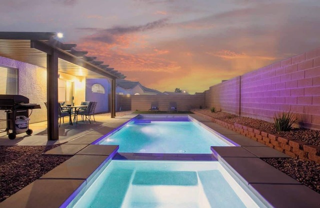 Lavish 4BR Vegas Pool House w/Heated Pool + Spa