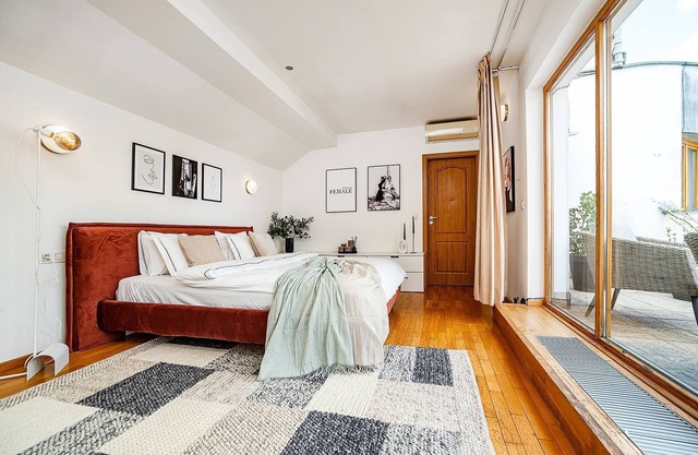 Lavish And Chic Duplex Apartment for families and couples