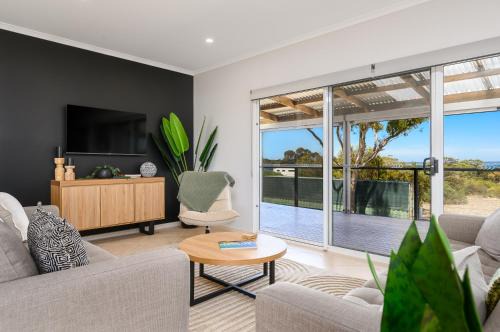 Lazy Breeze Retreat 31 Beach Crescent, Baudin Beach