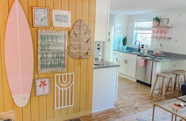 Lazy Days Bungalow, Heart of Murrells Inlet, Steps to the Marshwalk, Pets Okay