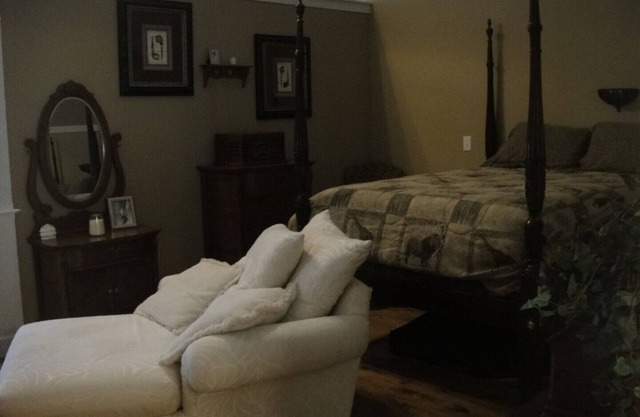 Lazy G #2 Bridal Suite