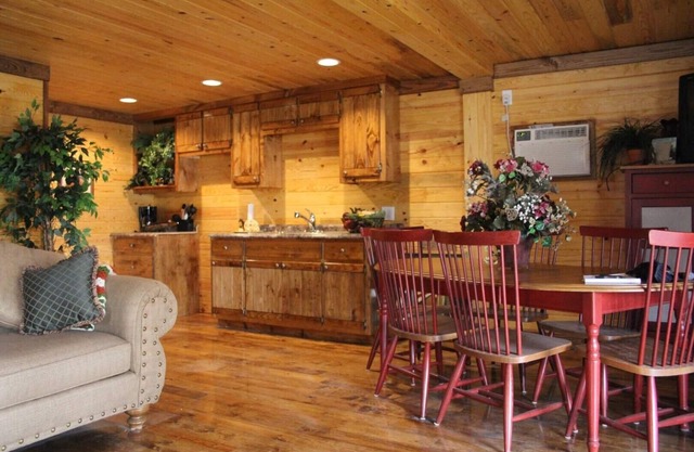 Lazy G Cabin #3 Creek Side Cabin