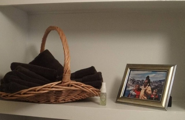 Lazy G Cabin #9 "Butternut"