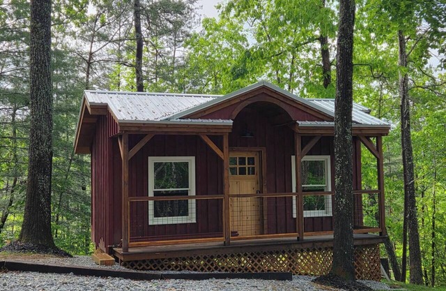 Lazy T Cabins - Glacier