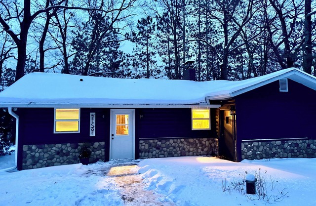 LCO Lakefront Cabin - Discounted for the Fall, Winter, & Spring