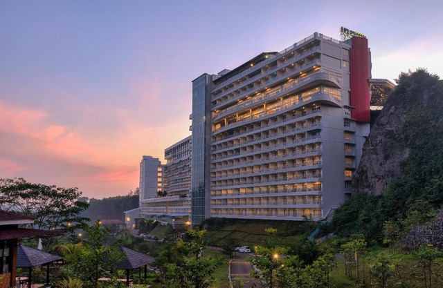 Le Eminence Puncak Hotel Convention & Resort