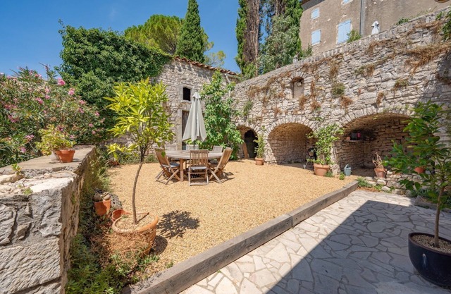 Le Martinet - Three Bedroom Villa, Sleeps 6