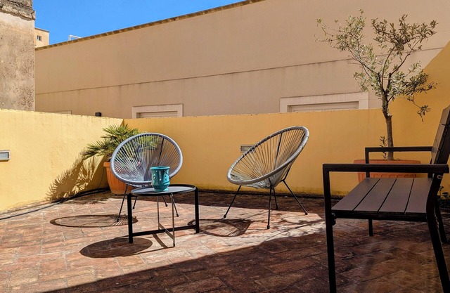 Le Ortensie, terrace in the center of Trapani near the beach
