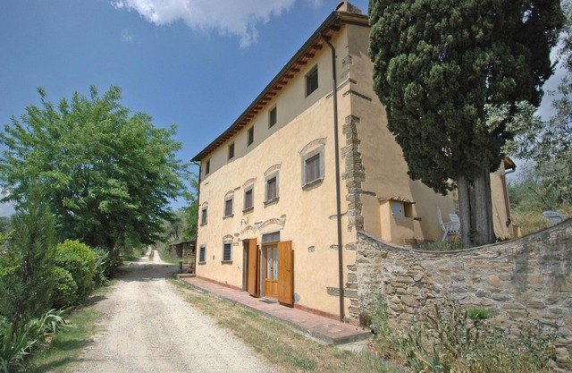 Le Vasche 1 - Apartment with pool
