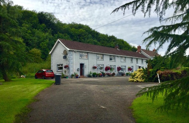Leafield House