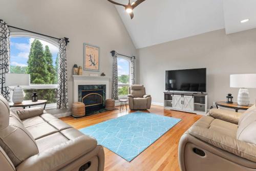 Leeloo's on the Lake - Sleeps 12