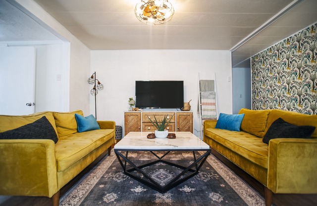 Legacy Lagoon- Peaceful on Weeki Wachee Canal w/2 Clear Kayaks!