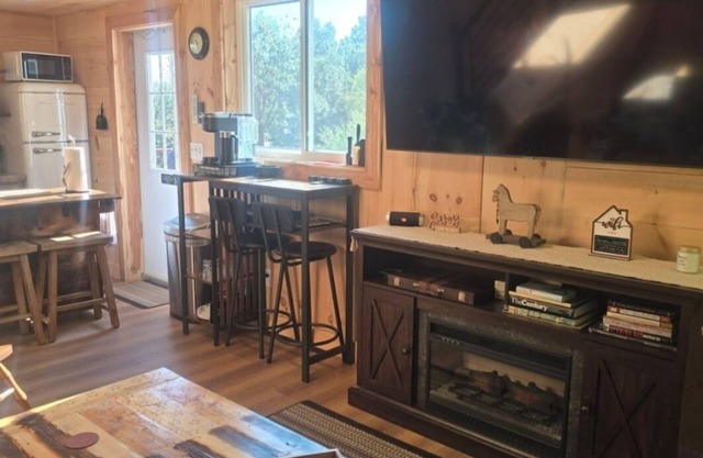 Legacy landing outdoor adventures. Strawberry point Iowa hideaway! Pet friendly.