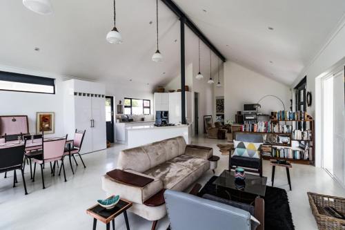 Leisure Isle 2 bedroom home with essential power.