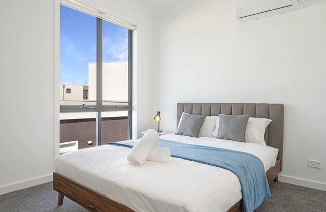 Leppington/4室私密别墅/交通便利/带热水浴缸/大草坪/带车库/温馨舒适