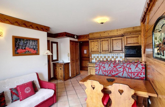 Les Alpages de Reberty: Superbe 3 Pièces 37m², 2 Chambres, 6 Pers, Piscine, Spa, Hammam, Saunas - FR-1-178-328
