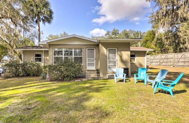 Less Than 1 Mi to Lake Weir Quiet Summerfield Getaway