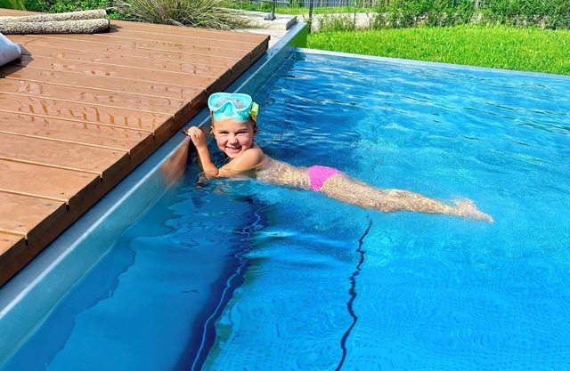 Let's KiKi - Float & Fun Riverside with heated infinity pool and garden