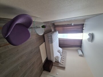 Level 23 - Sky View Apartment