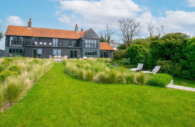 Leveretts - Five Bedroom House, Sleeps 10