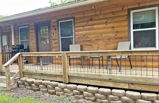 Leyland Little Cabin