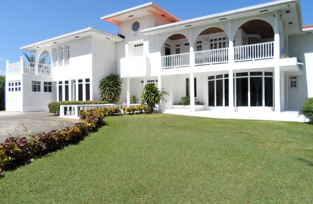 L’Horizon, a Jewel in the Caribbean with large private pool, jacuzzi and beach
