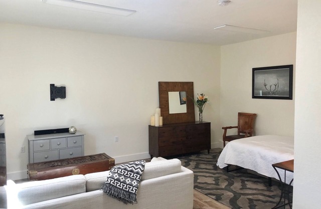 Light and bright studio in Napa