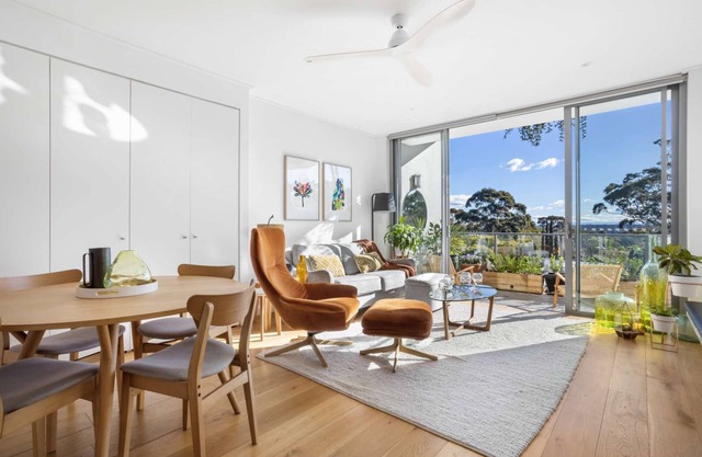 Light, stylish 1BR apartment near shops and transport with parking