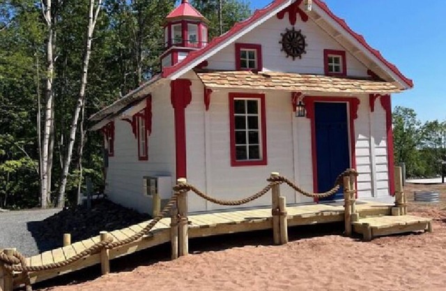 Lighthouse Cabin Deluxe #5 on map