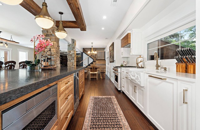 Lilac Lodge Luxury Villa with water access in charming Antioch