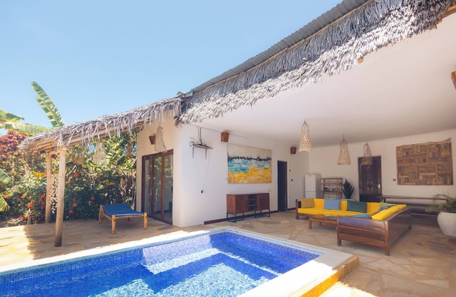 Lily House - Private Pool, AC & Wi-Fi