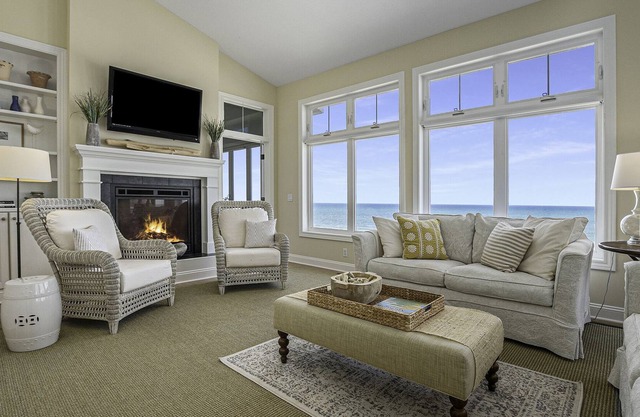 Lily Pond - New 2023 Lake Michigan Cottage