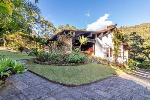 Linda casa Araras 6 suítes/rio privativo/Condomínio Denasa