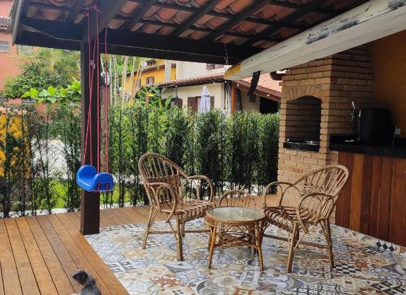 Linda casa de condomínio em Boiçucanga