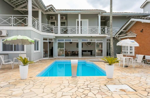 Linda casa em condomínio fechado para temporada.