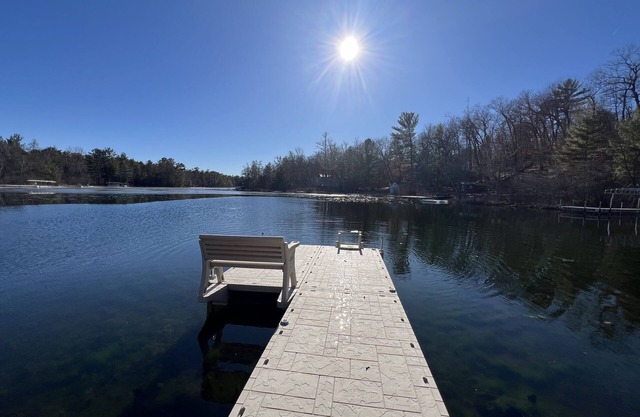 Lion on Otter Lake/Chain O' Lakes Waupaca/Waterfront/Pet Friendly/Private Pier