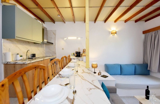 "LiRi family paradise"