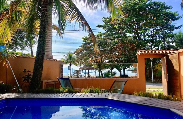 Lirio House. front beach. 3 ensuites, 1km from old center, with pool, wifi and BBQ