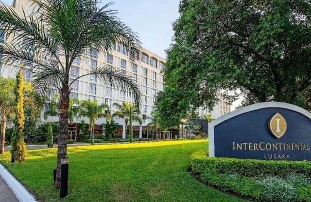 Little Haven In The Middle Of The City A Few Minutes From The Airport #2