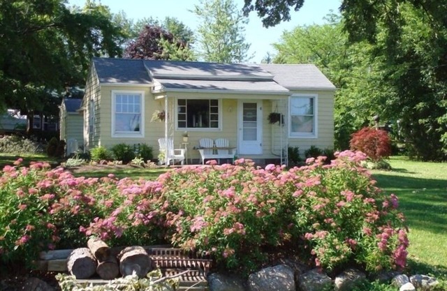 Little House on the Lake Great place, great price!