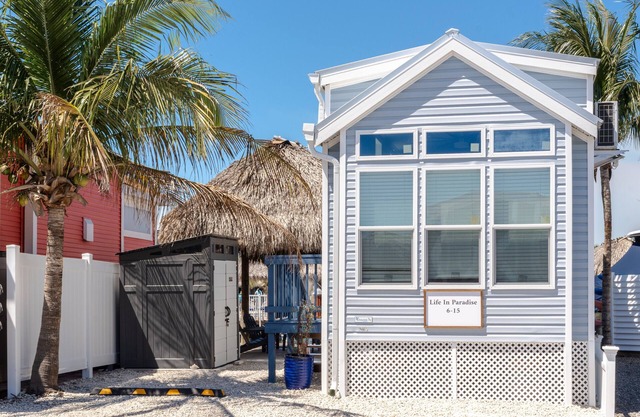 Little Piece of Paradise/w Kayaks, Private Dock and BBQ