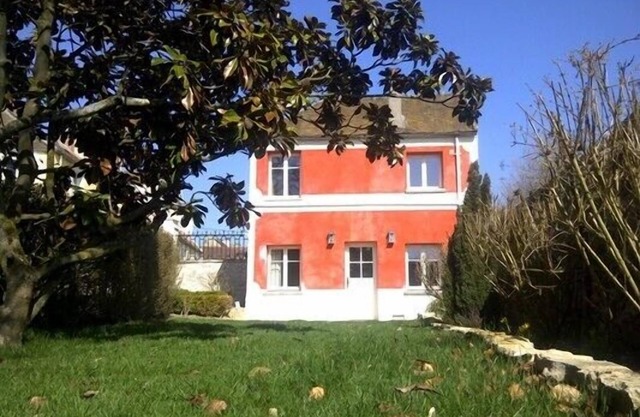 Little Red House, ideal for couple, private garden, in large secluded grounds