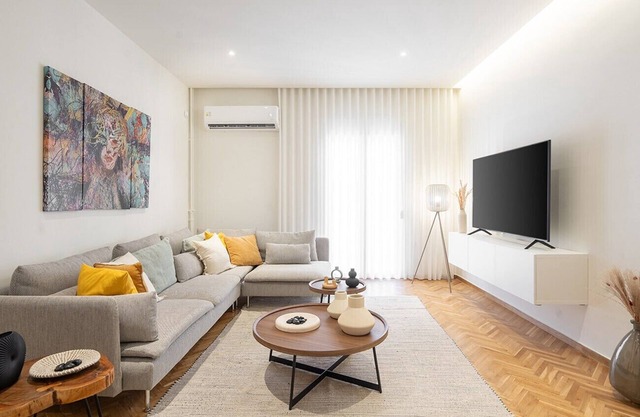 LIV - Charming 3BD in Athens Vibrant Downtown