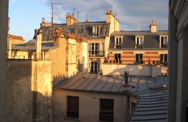 Live Like a Parisian in Montmartre