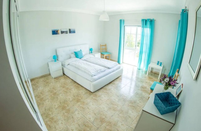 Living Lodge Portugal - King Size w/Ocean View