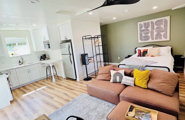 Local Riverside UCR - Canyon Crest-new construction studio