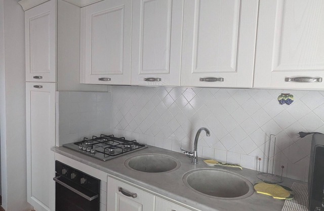 Located 800 meters from the promenade, the sea and close to the train station