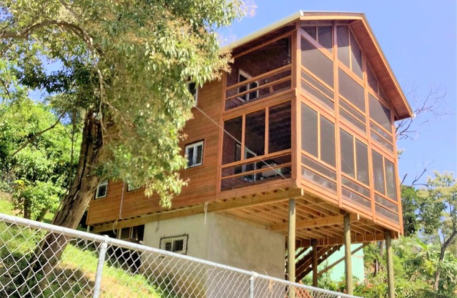 Located in a quiet corner of West End Village; hub of Roatan’s tourism center.