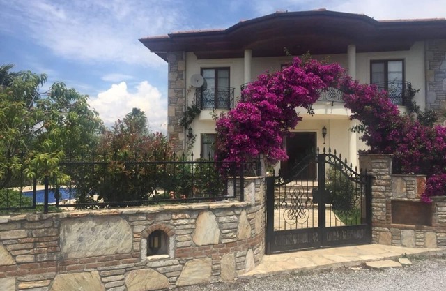 Located in the Maraş Area, close to local riverside restaurants and Town Center.
